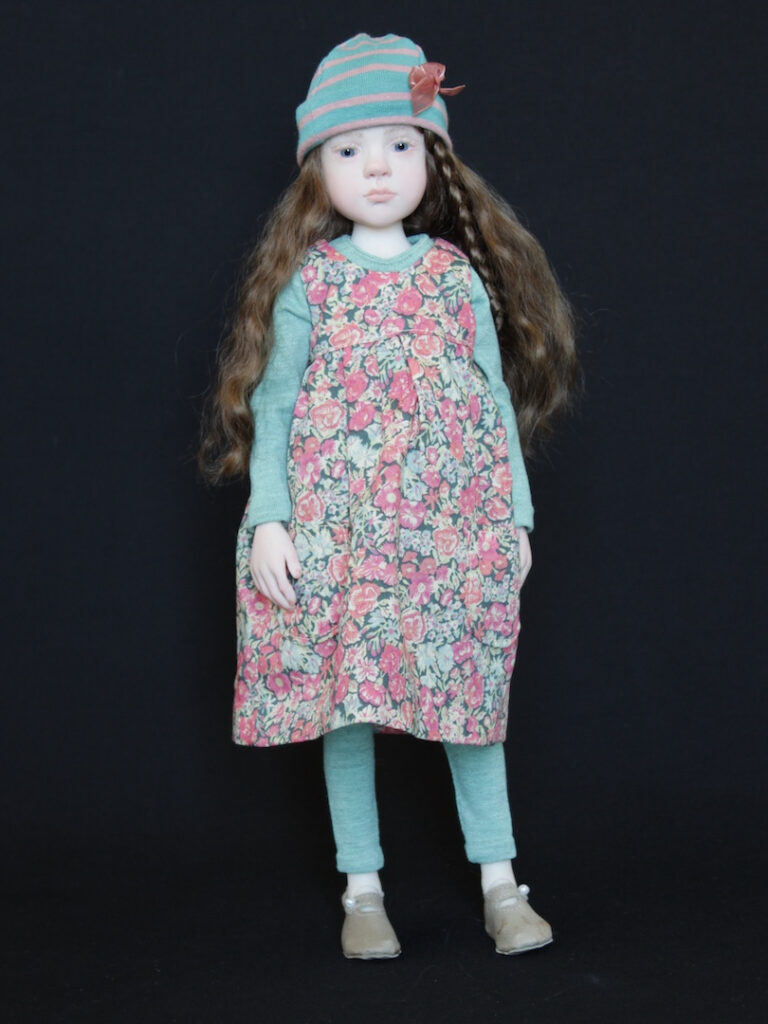 Collectible doll. Figurative sculpture by Laurence Ruet, unique articulated piece measuring 33 cm.