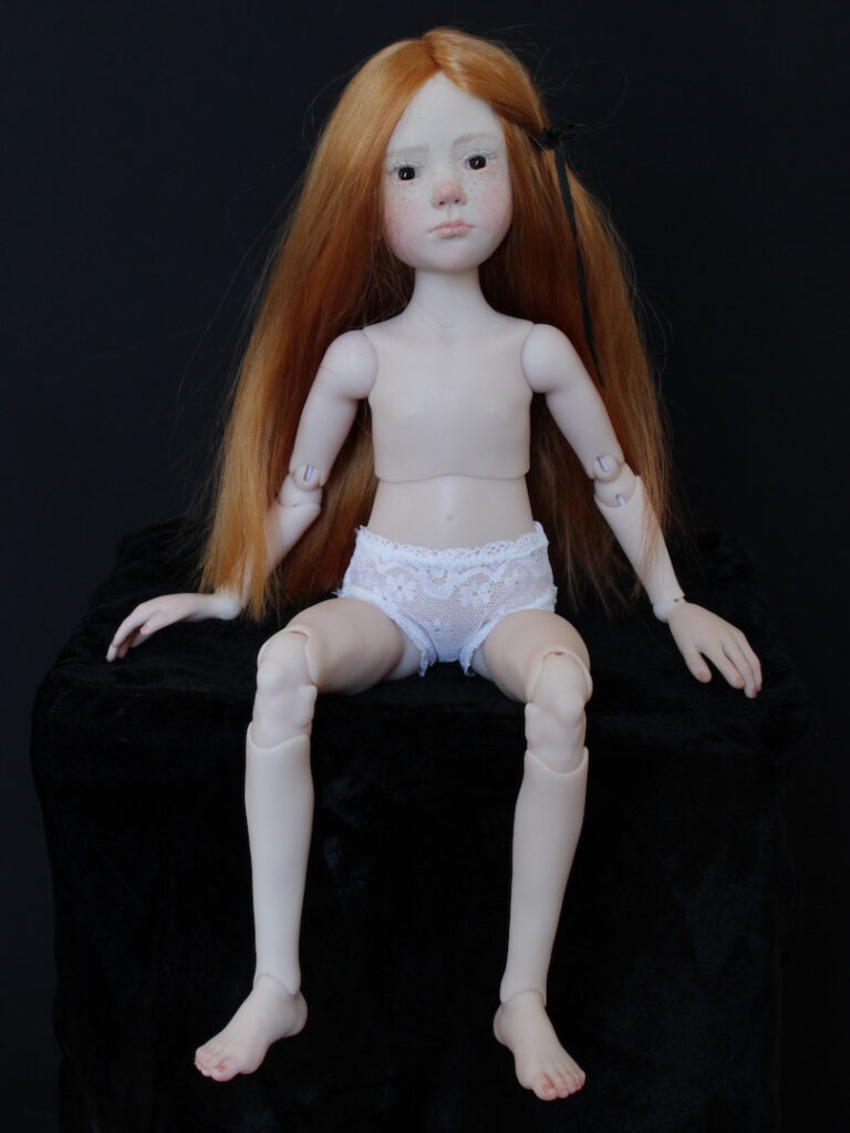 Poupée de collection. Sculpture figurative de Laurence Ruet, pièce unique articulée de 33 cm