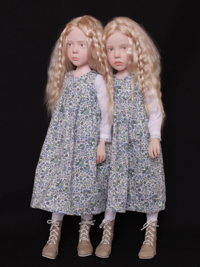 "Jumelles".Sculpture figurative de Laurence Ruet. Poupées de collection, pièces uniques.